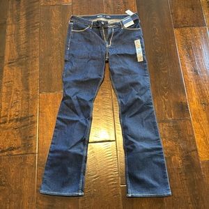 Brand new old navy women’s jeans. Size 12 mid-rise wow boot cut. Asking 35